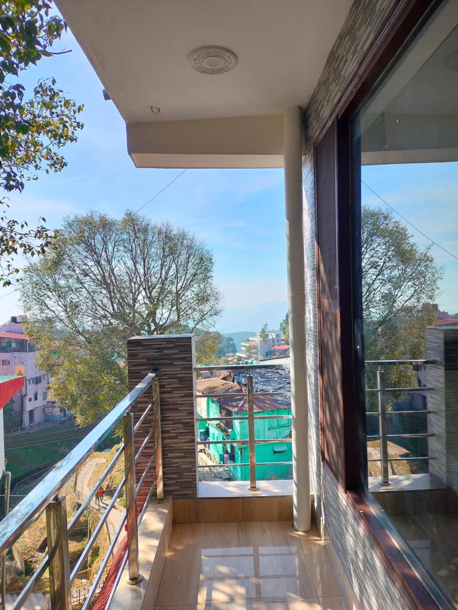 Hotel Lansblue Lansdowne Ngoại thất bức ảnh